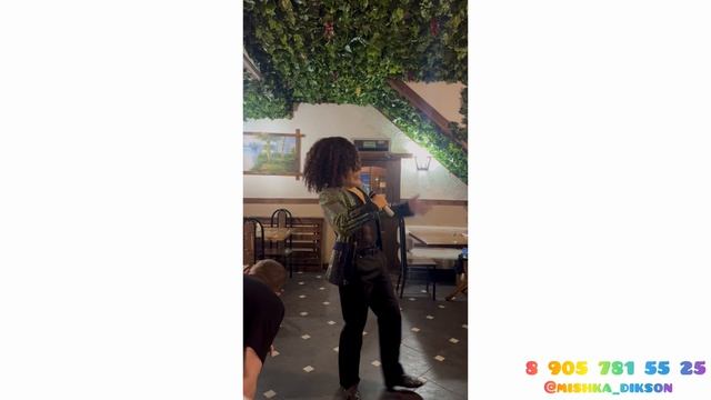 Валерий Леонтьев поздравляет