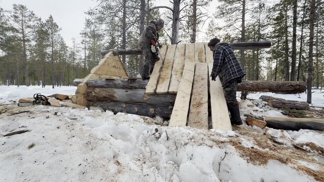 ПРОДОЛЖЕНИЕ СТРОИТЕЛЬСТВА ИЗБЫ ТУНДРОВАЯ// ЗИМОВЬЕ ИЗ БРЕВЕН ПОЛОВИНОК// ВЫПУСК 32/1