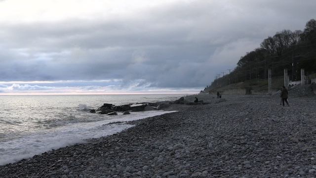Вечером на побережье Чёрного моря в Сочи. Вербное воскресенье.
