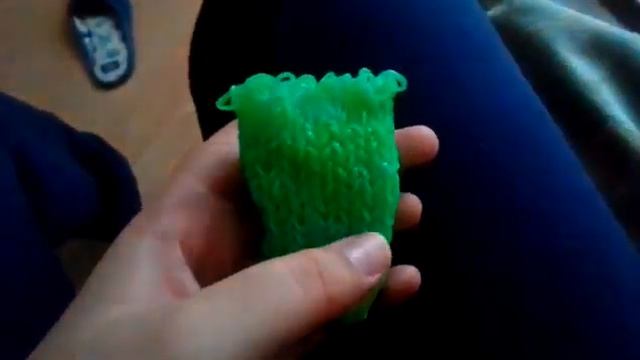 Komputersem плетёт сову из резинок Часть 4 [get.gt]