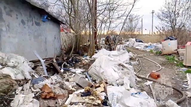 В Волгодонске сотрудники МЧС ликвидировали крупный пожар, 05.04.2026