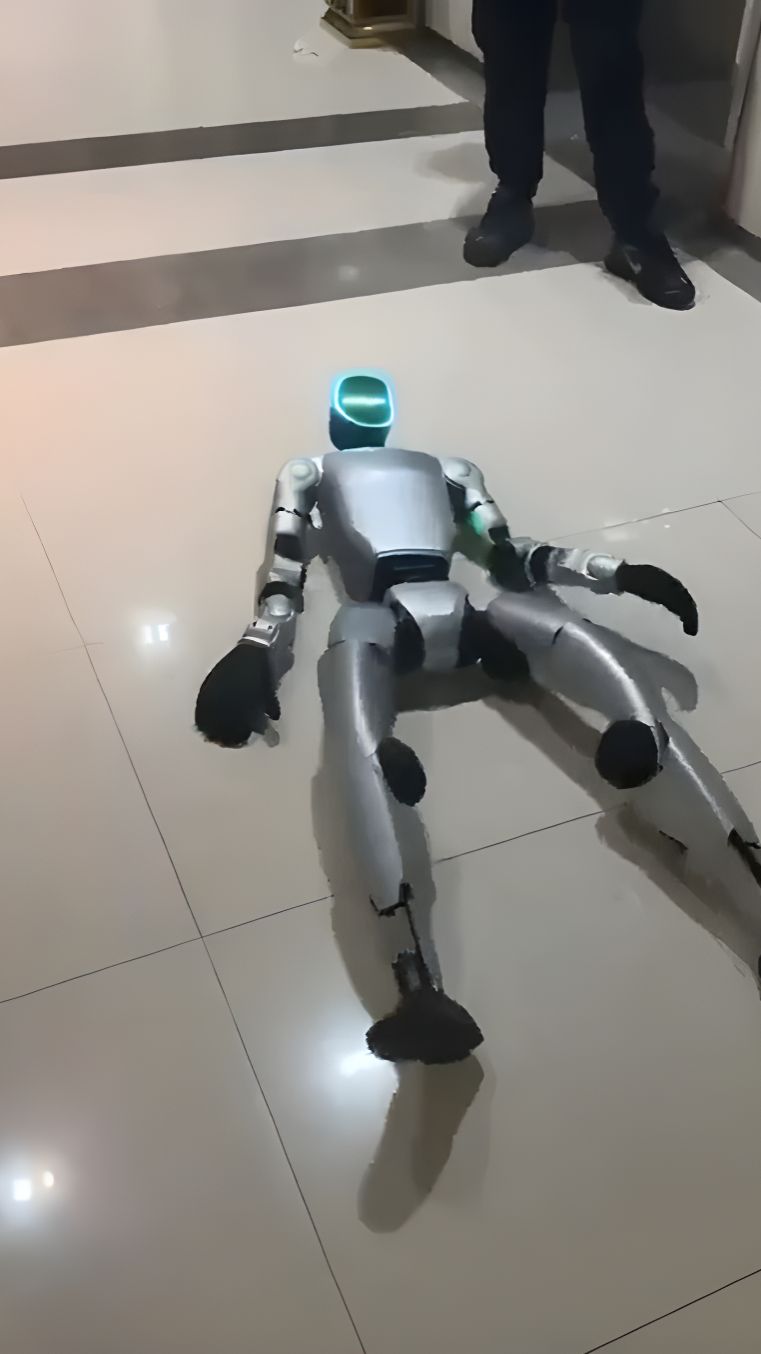 Робот узнал, что его создали для замены людей на работе