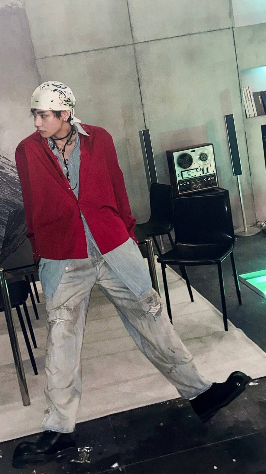 V ✌️ Bts март 2026