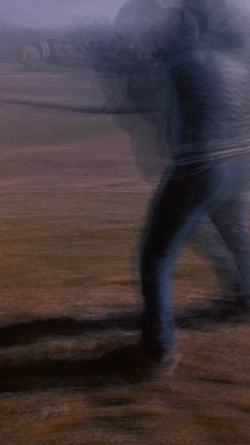 Бой с тенью на скале 😏