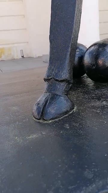 НЕОБЫЧНЫЕ ЧУГУННЫЕ СВЕТИЛЬНИКИ