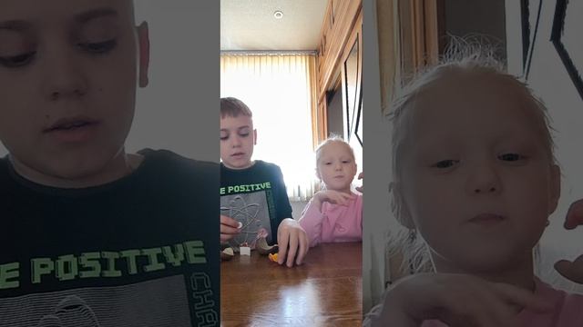 распаковка Киндер яйца