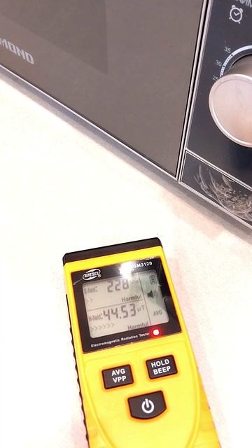 Сильное излучение от микроволновки!