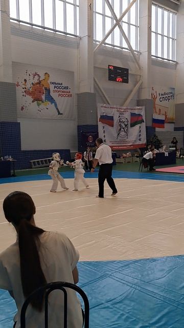 Данил карате соревнования 1.  Данил в красном