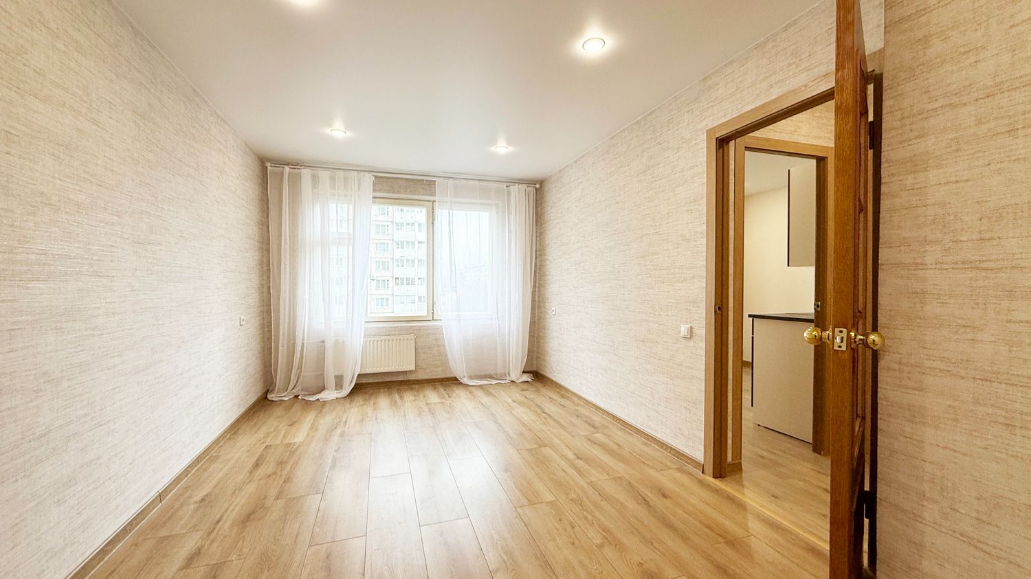 м. «Улица Дыбенко» . 1-комнатная квартира 33 кв.м