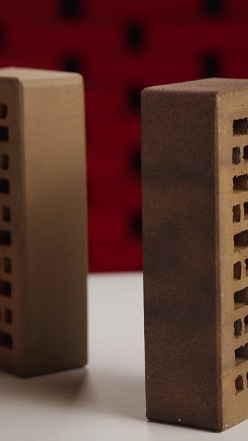 Встречайте новинки от «ЛСР. Стеновые» — лицевые пустотелые кирпичи в цветах «Ореховый» и «Графит»