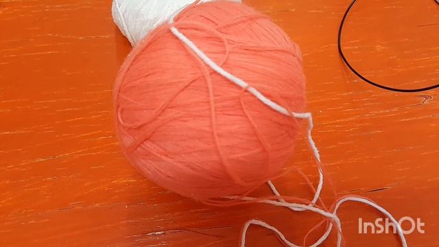 Первый старт в триостартах апреля. Вяжу шапочку.