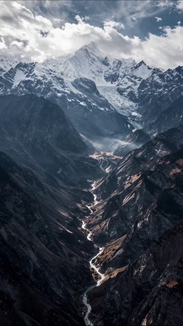 Величие гор: природа в её чистом виде #природа #горы #пейзажи