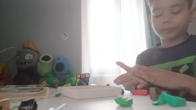 паделки из пластелина из растение против зомби