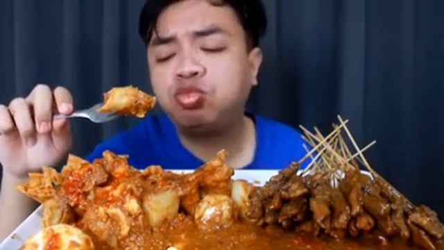 Мукбанг яйца карри, закуска на шпажках🍜 много еды. Еда на камеру