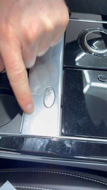 Короче Детейлинг Анапа - продолжаем клеить глянцевые детали салона