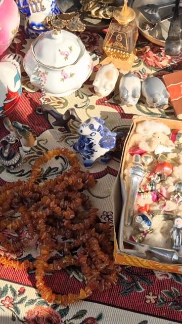 Что продают на блошином рынке в Подмосковье? Полный обзор на канале #винтаж #антиквариат #барахолка