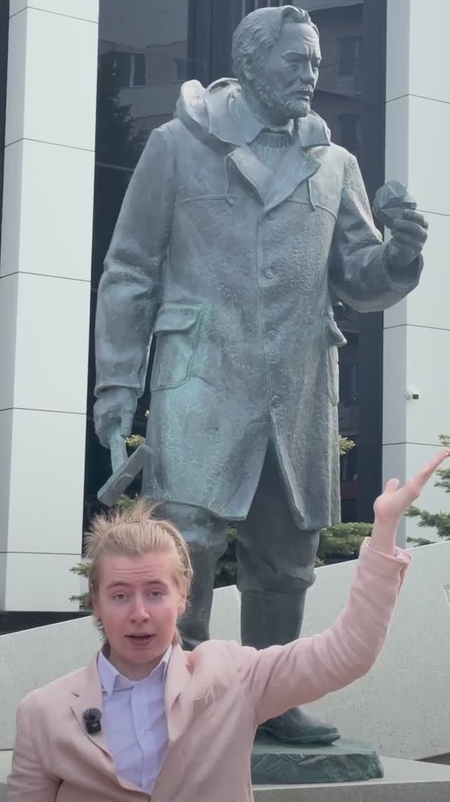 Памятник Геологу Русского Севера