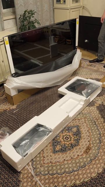 Телевизор TCL 65C8K  - Распаковка