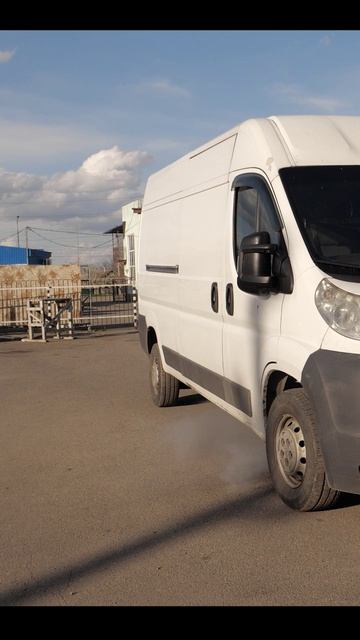 Не дымит не стучит