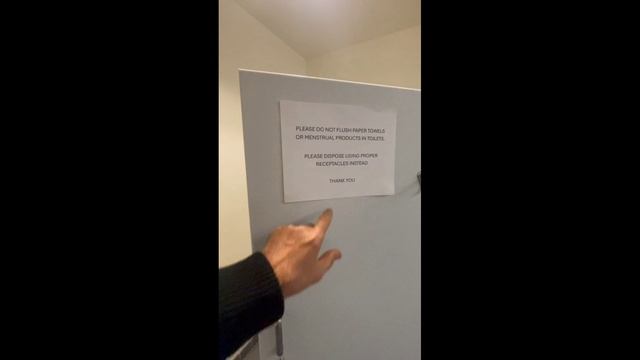 Ужас! Американские гендерно-нейтральные туалеты в театре !