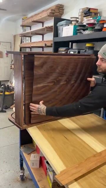 Мягкий фасад из твердого ореха