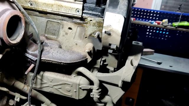 Volkswagen Tiguan 2.0 TDI. 81.000км непонятная причина , почему масла жрёт 1 часть