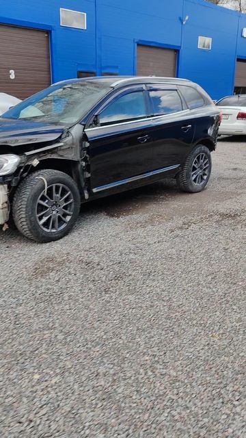 Одни ремонты машин вокруг