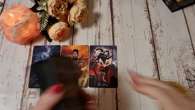 КАКОЙ МУЖЧИНА К ТЕБЕ НЕРАВНОДУШЕН? | Гадание на таро
