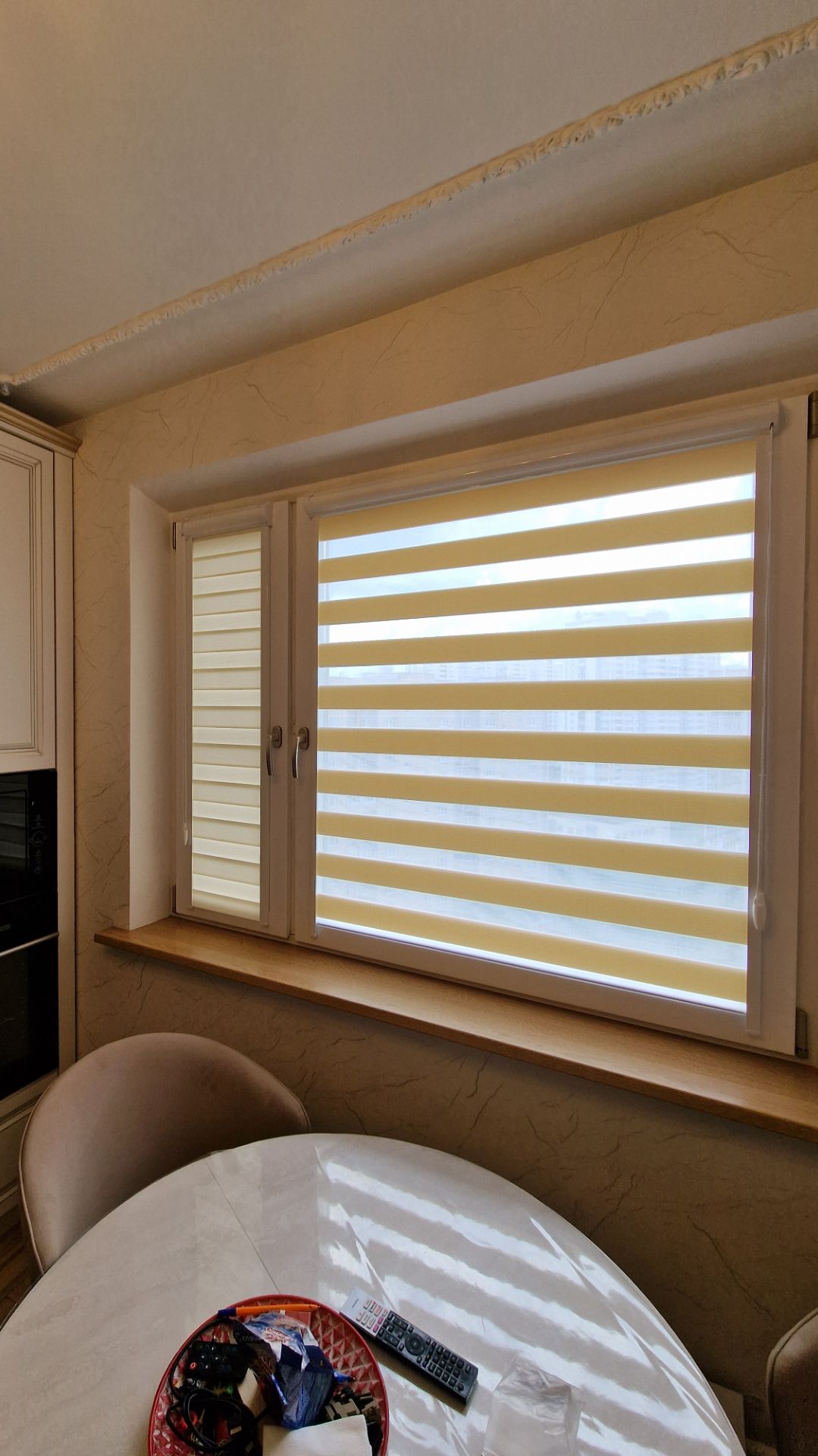 Ткань Сицилия 24. Кассетные рулонные шторы день-ночь (зебра)