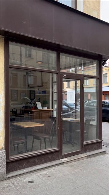 Закрыто навсегда: тишина и пустота кафе #одиночество #потеря #молчание