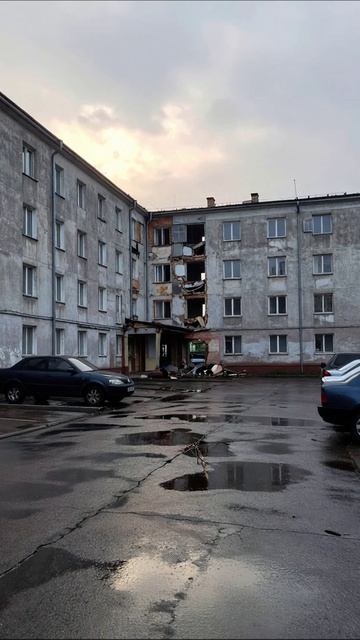 Разрушенный дом: печальное наследие #бесполезность #разрушение #пустота