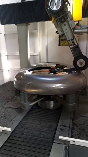 Станок для внешнего шлифования и полировки днищ емкостей, баков и резервуаров