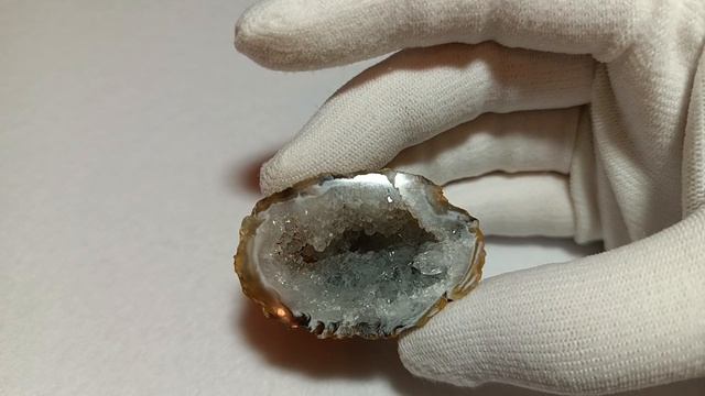 Агат серый жеода. Бразилия.