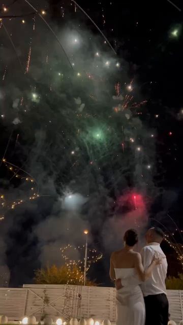 Парковый  фейерверк на свадьбе