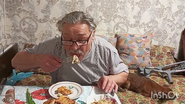 На пенсии в деревне. У нас УЖИН. Вкусно !
