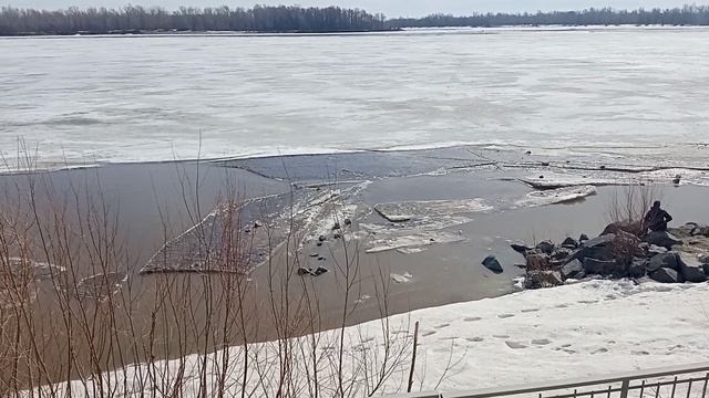 Набережная реки Обь.Начало Апреля.