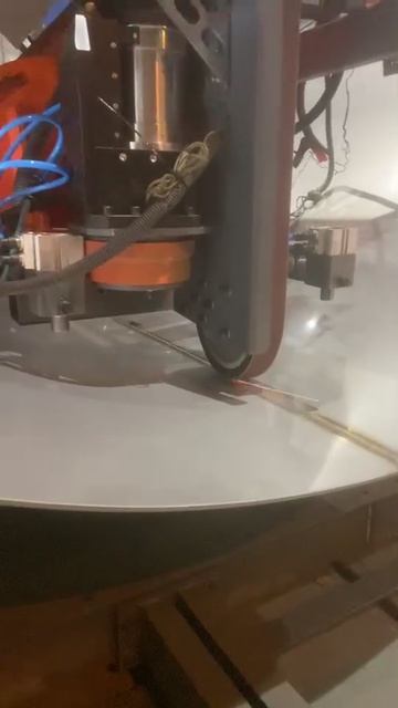 Станок для шлифования сварных швов внутри резервуаров, емкостей