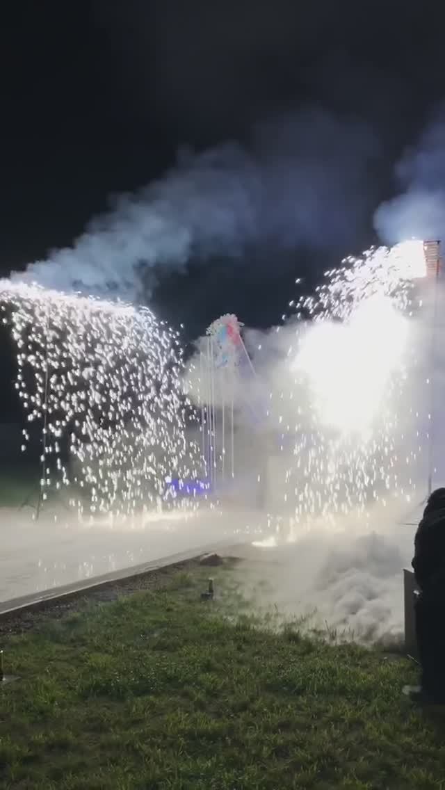 Парковый фейерверк под музыку