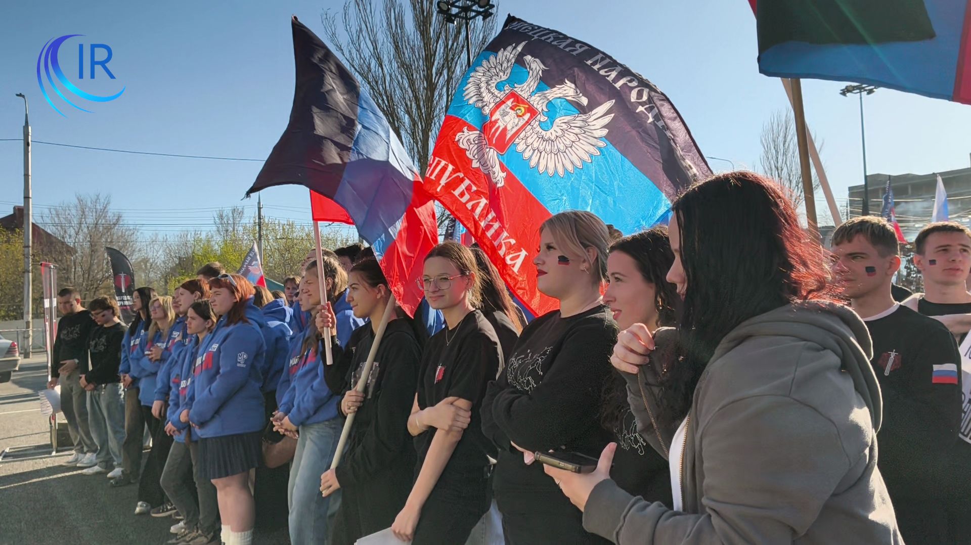 Vie Du Donbass - Les Jeunes Activistes Célèbrent Les 12 Ans De La Proclamation De La RPD