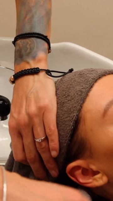 Новая работа от стилиста Дарьи Швец. Выполнили тонирование и стрижку.