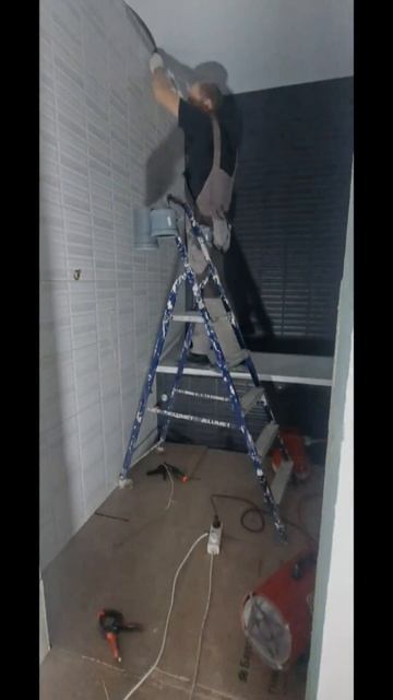 Монтаж натяжного потолка. Иркутская. Калининград.