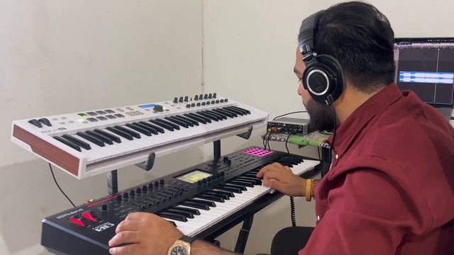 Красивая Индийская музыка на синтезаторе