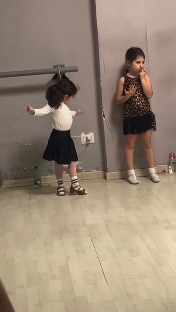 В движениях виден характер.