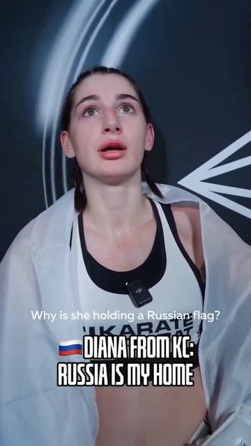 🇷🇺Бойцы ММА гордо поднимают флаг России и отвечают русофобам