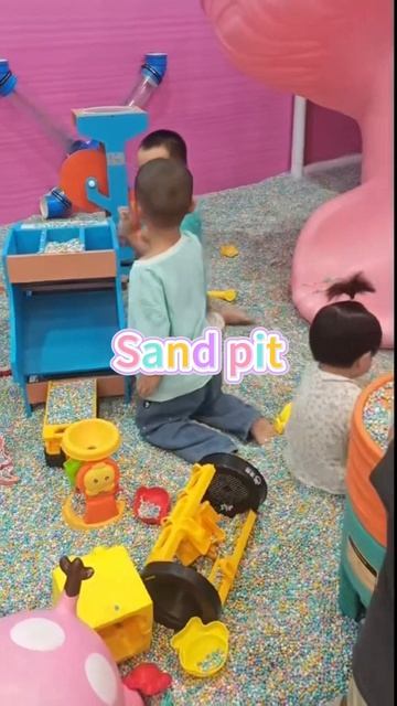 Дети любят больше всего — песочницу