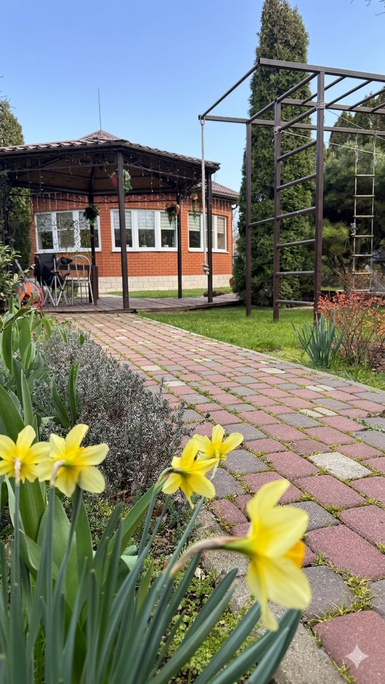 Отличный  дом с  баней на очень зеленом участке вблизи  Краснодара