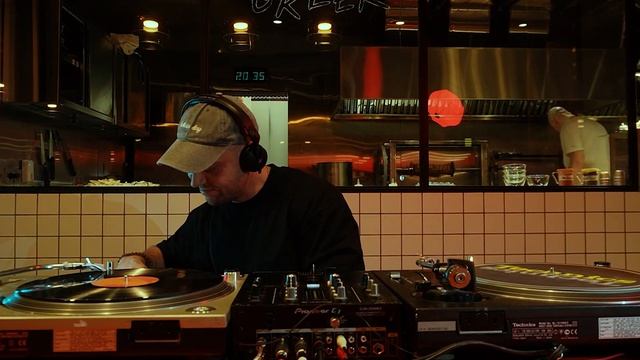 SESSION 002: Denis Khvatkov (vinyl Only) Deep / Tech