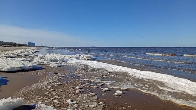 Весна на море