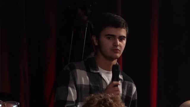 ЭНЕРГИЧНАЯ ЕВА Vs ХЕЙТЕРЫ! ДРАКА ХЕЙТЕРОВ!