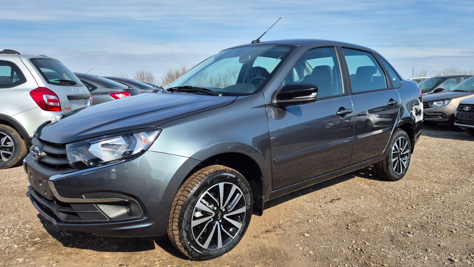 МАКСИМАЛЬНАЯ ГРАНТА КЛАБ (Club) ИЛИ САМАЯ ПУСТАЯ Iskra С КОНДИЦИОНЕРОМ, ПОКАЖЕМ Granta ДЛЯ СРАВНЕНИЯ